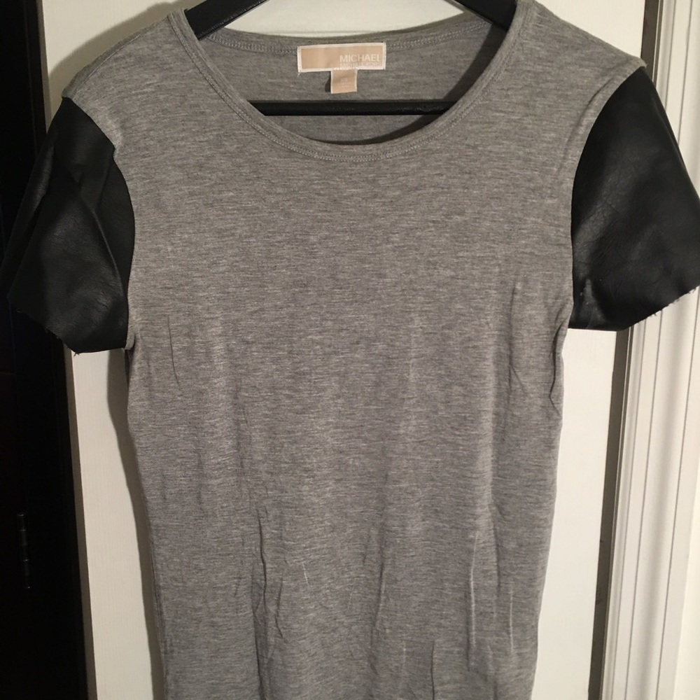 Faux-leather sleeve tee